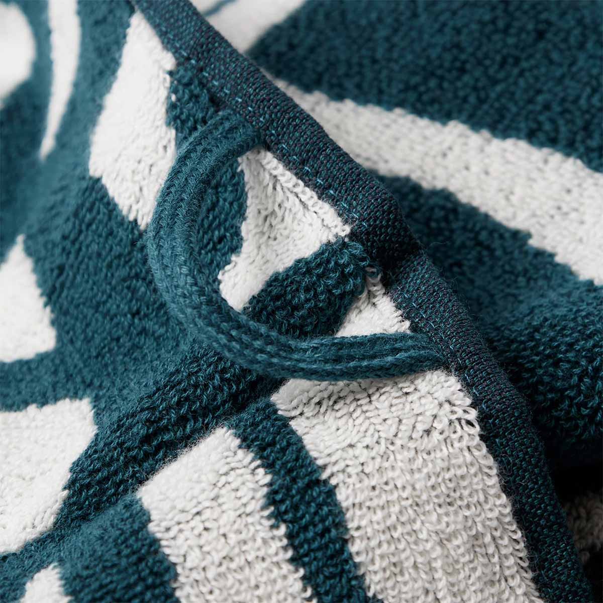 By Parra Broken FTP Bath Towel Set - Image 5